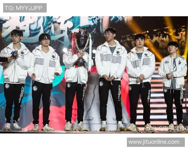 S15电竞总决赛英雄联盟IG战队表现分析及其转型得失探讨